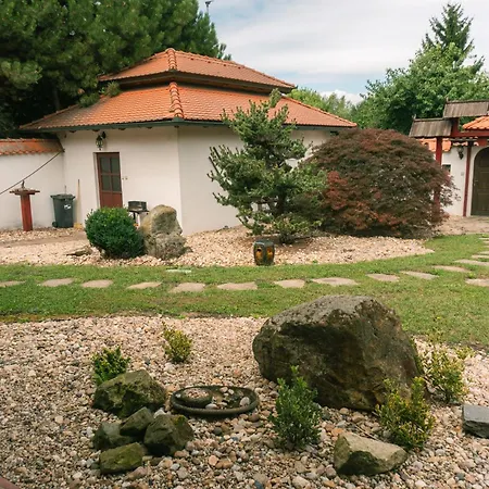 Zen House U Podebrad - Kanin *